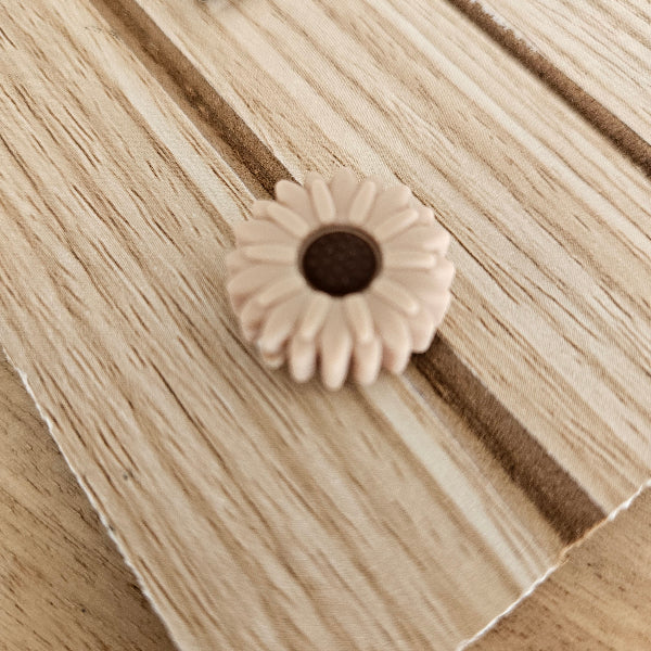 20mm daisy silicone focal bead, cappuccino color